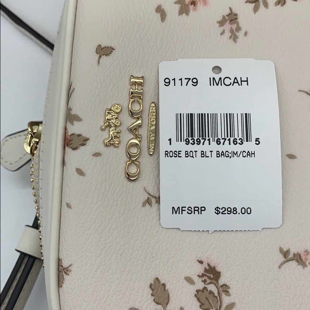 Convertible Belt Bag With Rose Bouquet Print - Picture 13 of 16